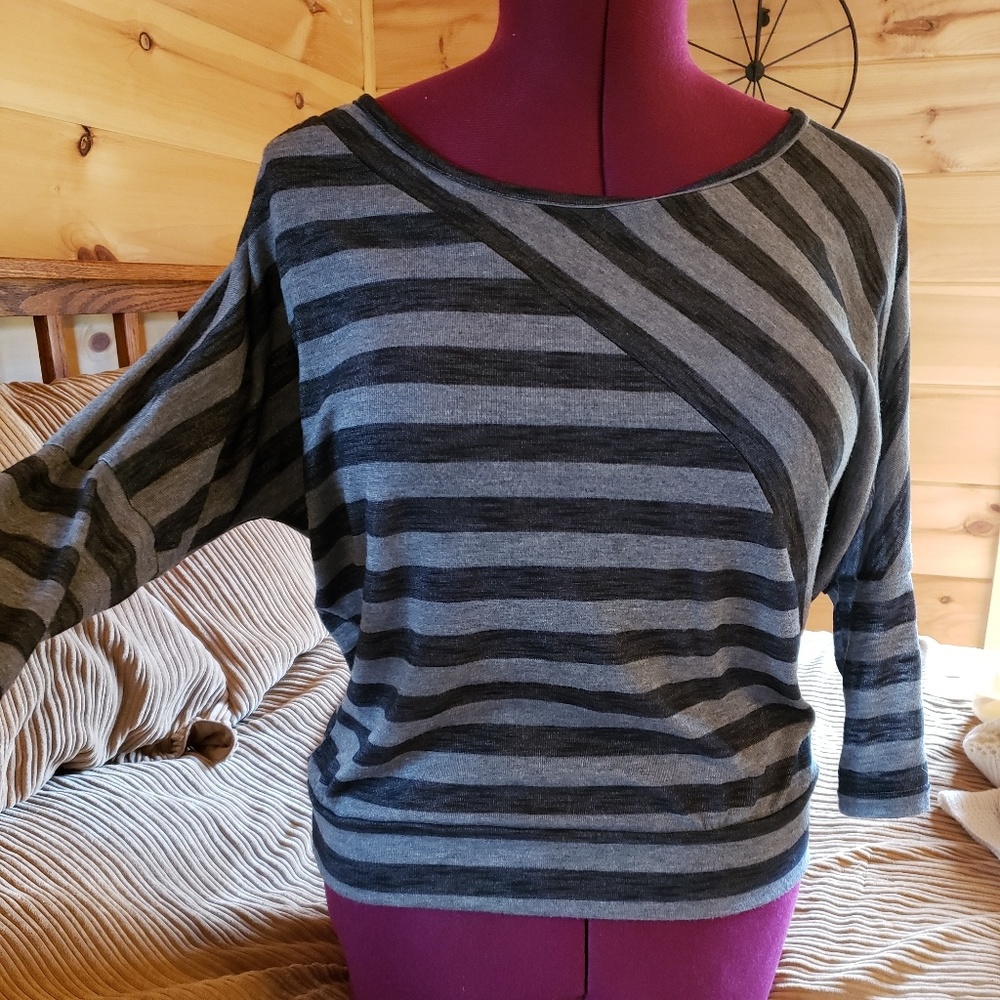 Light weight stripped dolman style shirt.